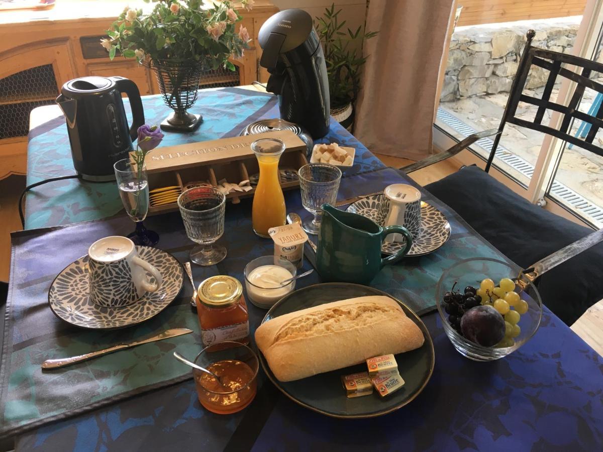 La Chambre Haute Et Son Spa Ним Экстерьер фото