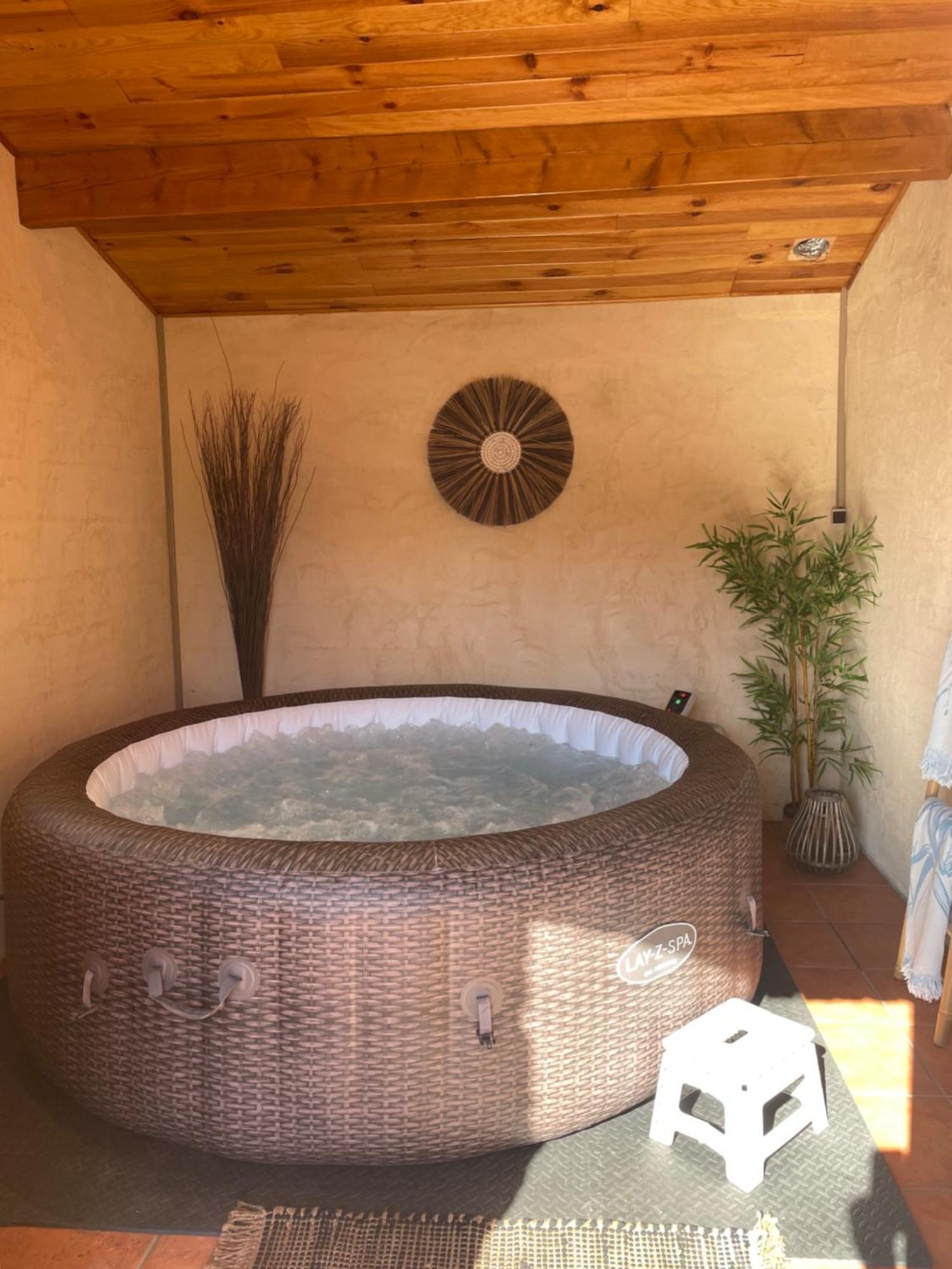 La Chambre Haute Et Son Spa Ним Экстерьер фото